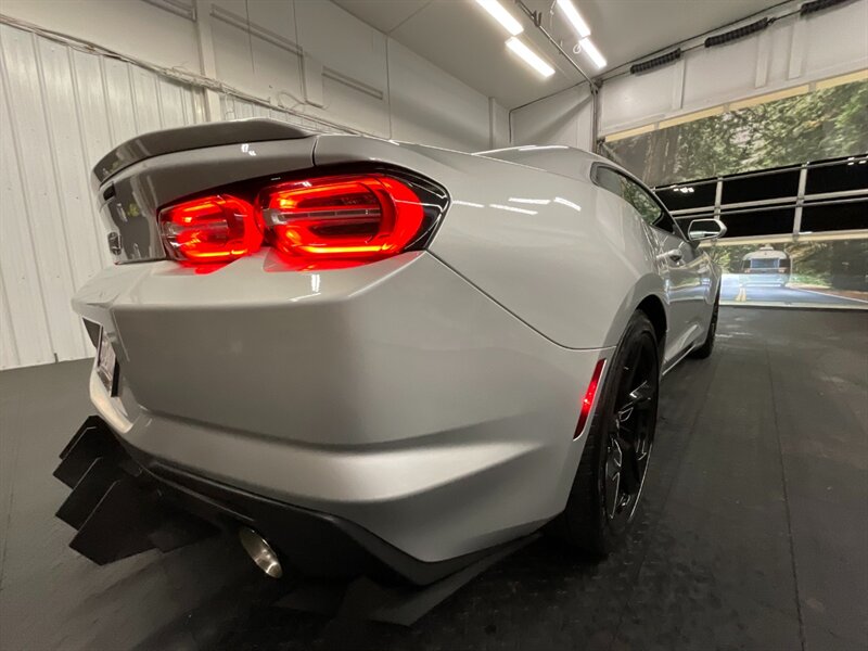 2019 Chevrolet Camaro LT Coupe / 3.6 V6 / RS PKG /  21,000 MILES  LOCAL CAR / Backup Camera / SHARP & CLEAN !! - Photo 12 - Gladstone, OR 97027