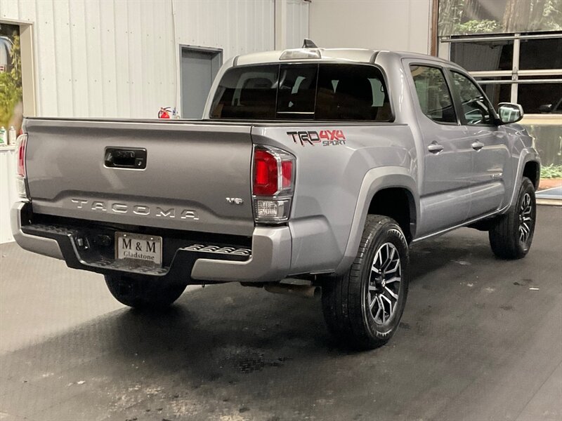 2021 Toyota Tacoma TRD Sport Double Cab 4X4 /V6 /1-Owner / 6,000 MILE  LOCAL OREGON TRUCK / LIKE NEW CONDITION / SHARP & CLEAN !! - Photo 8 - Gladstone, OR 97027