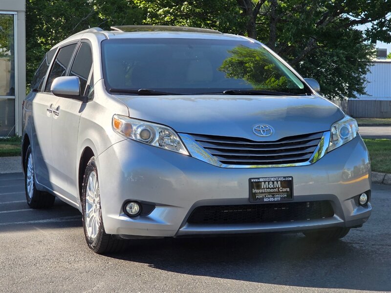 2016 Toyota Sienna Minivan V6 / Leather / Sun Roof / CAM / 1-OWNER / Power Doors / Excellent Condition - Photo 2 - Portland, OR 97217