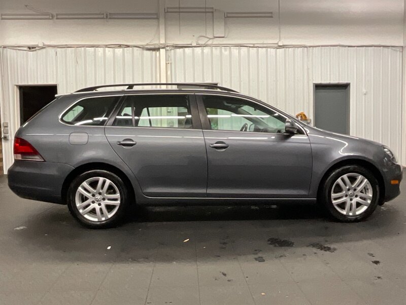 2013 Volkswagen Jetta SportWagen TDI / TURBO DIESEL / ONLY 35,000 MILES  Leather & Heated Seats / Excel Cond - Photo 4 - Gladstone, OR 97027