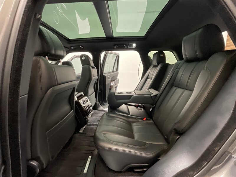 2016 Land Rover Range Rover HSE Sport Utility / V6 SUPERCHARGED / Pano Sunroof  / LOCAL SUV - Photo 13 - Gladstone, OR 97027