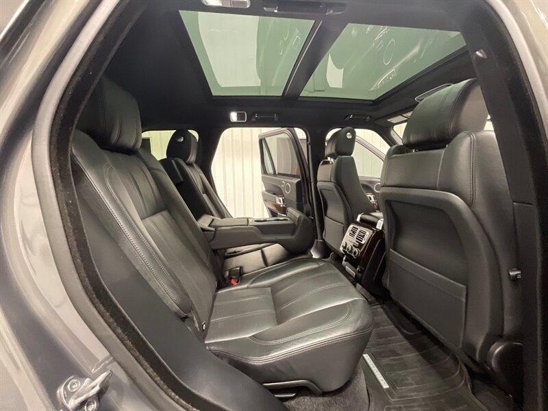 2016 Land Rover Range Rover HSE Sport Utility / V6 SUPERCHARGED / Pano Sunroof  / LOCAL SUV - Photo 14 - Gladstone, OR 97027