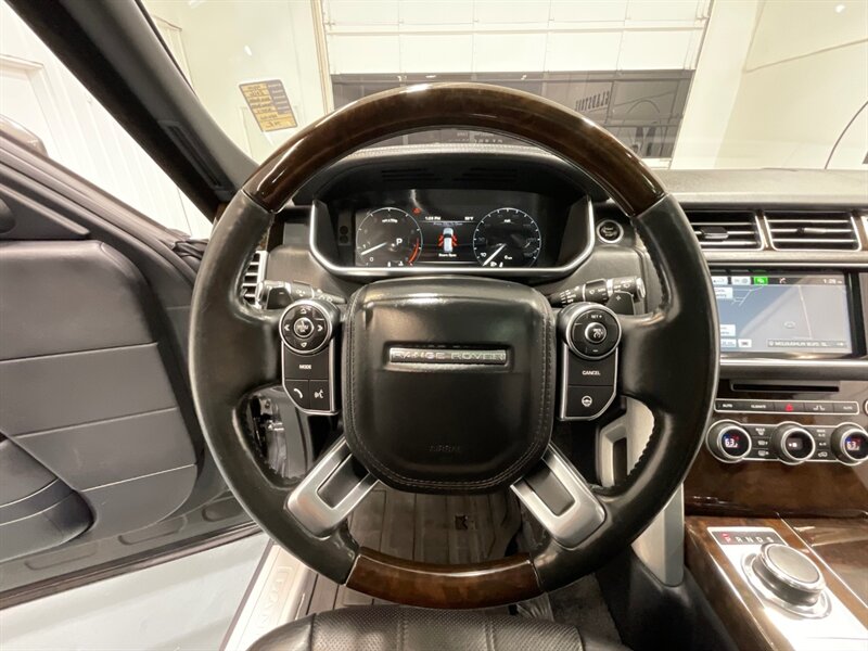 2016 Land Rover Range Rover HSE Sport Utility / V6 SUPERCHARGED / Pano Sunroof  / LOCAL SUV - Photo 22 - Gladstone, OR 97027