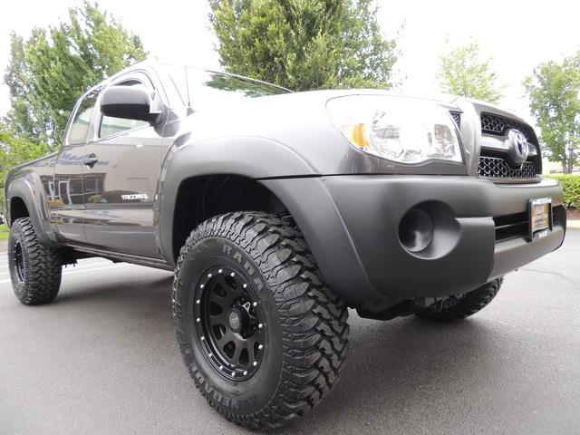 2011 Toyota Tacoma SR5 / 4X4 / 5-SPEED MANUAL / LIFTED LIFTED   - Photo 10 - Portland, OR 97217