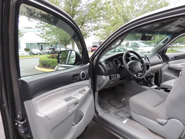 2011 Toyota Tacoma SR5 / 4X4 / 5-SPEED MANUAL / LIFTED LIFTED   - Photo 13 - Portland, OR 97217