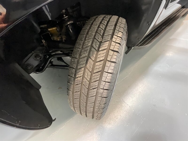 2007 GMC Yukon XL SLT 2500 4X4 / 6.0L V8 / 1-OWNER / FULLYLOADED / LOCAL OREGON SUV / ZERO RUST / Leather Heated Seats / DVD Player - Photo 24 - Gladstone, OR 97027