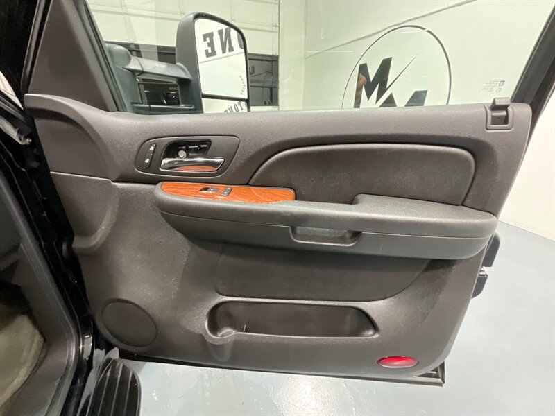 2007 GMC Yukon XL SLT 2500 4X4 / 6.0L V8 / 1-OWNER / FULLYLOADED / LOCAL OREGON SUV / ZERO RUST / Leather Heated Seats / DVD Player - Photo 33 - Gladstone, OR 97027