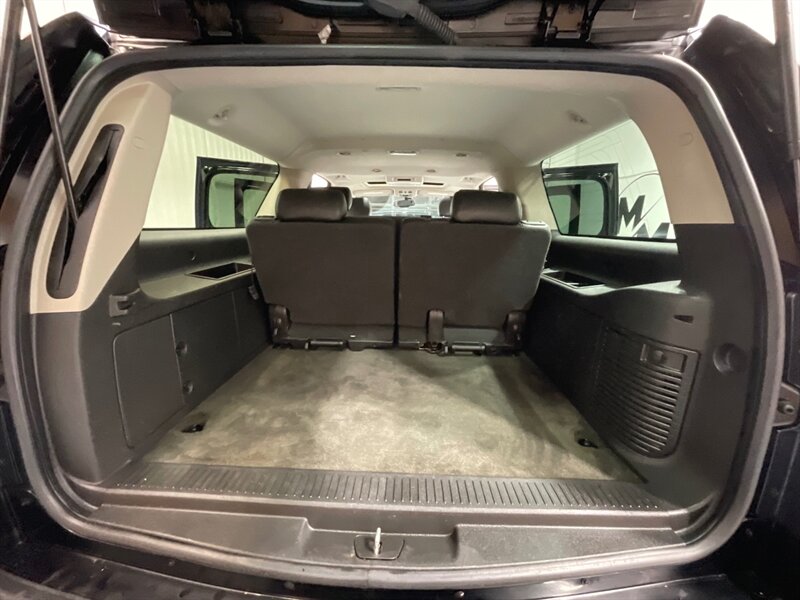 2007 GMC Yukon XL SLT 2500 4X4 / 6.0L V8 / 1-OWNER / FULLYLOADED / LOCAL OREGON SUV / ZERO RUST / Leather Heated Seats / DVD Player - Photo 12 - Gladstone, OR 97027