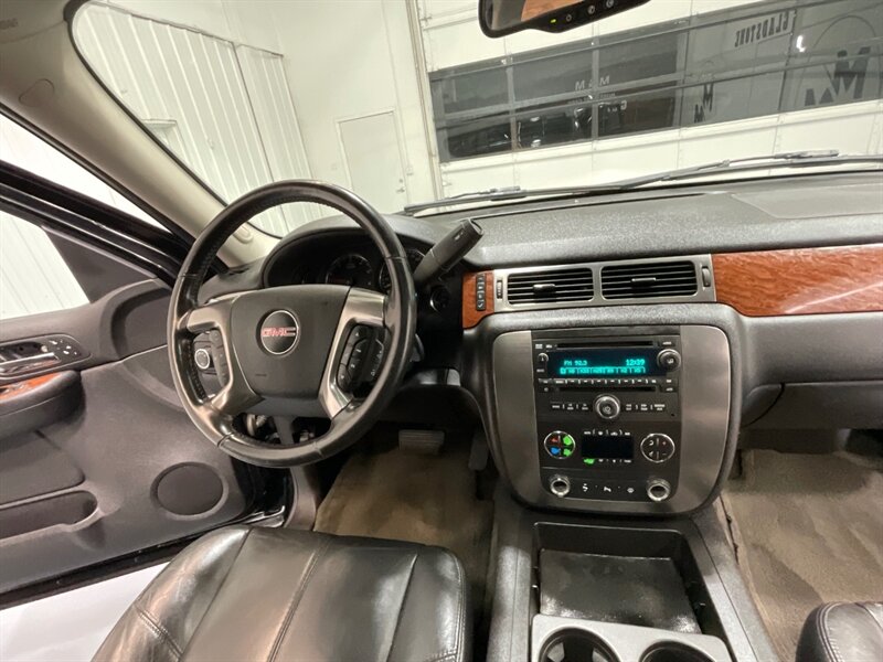 2007 GMC Yukon XL SLT 2500 4X4 / 6.0L V8 / 1-OWNER / FULLYLOADED / LOCAL OREGON SUV / ZERO RUST / Leather Heated Seats / DVD Player - Photo 16 - Gladstone, OR 97027