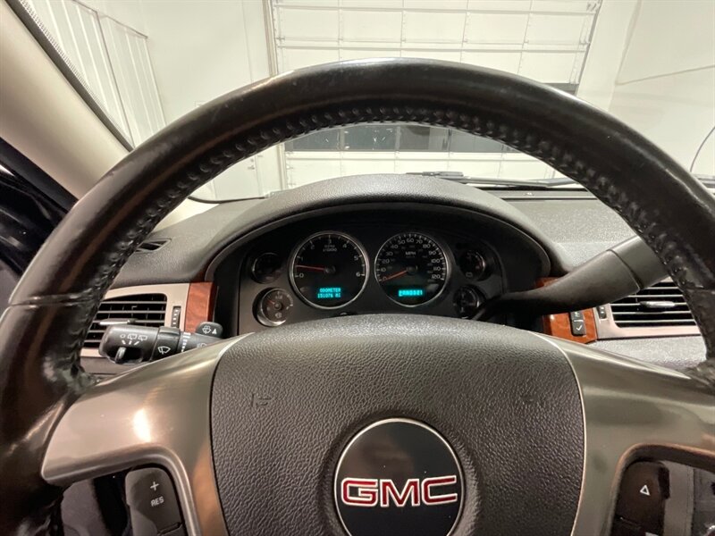 2007 GMC Yukon XL SLT 2500 4X4 / 6.0L V8 / 1-OWNER / FULLYLOADED / LOCAL OREGON SUV / ZERO RUST / Leather Heated Seats / DVD Player - Photo 41 - Gladstone, OR 97027