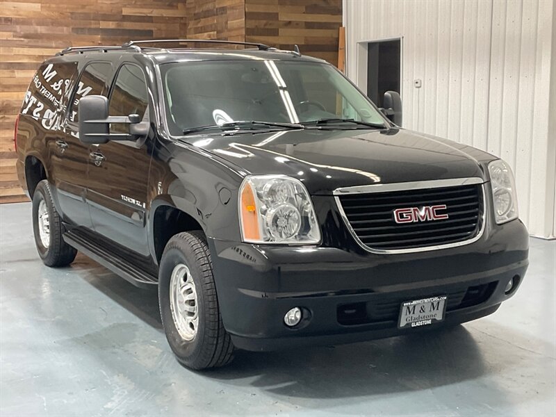2007 GMC Yukon XL SLT 2500 4X4 / 6.0L V8 / 1-OWNER / FULLYLOADED / LOCAL OREGON SUV / ZERO RUST / Leather Heated Seats / DVD Player - Photo 2 - Gladstone, OR 97027