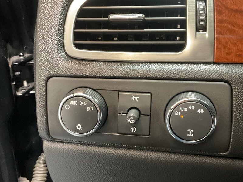 2007 GMC Yukon XL SLT 2500 4X4 / 6.0L V8 / 1-OWNER / FULLYLOADED / LOCAL OREGON SUV / ZERO RUST / Leather Heated Seats / DVD Player - Photo 19 - Gladstone, OR 97027