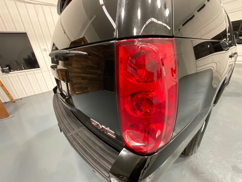 2007 GMC Yukon XL SLT 2500 4X4 / 6.0L V8 / 1-OWNER / FULLYLOADED / LOCAL OREGON SUV / ZERO RUST / Leather Heated Seats / DVD Player - Photo 29 - Gladstone, OR 97027