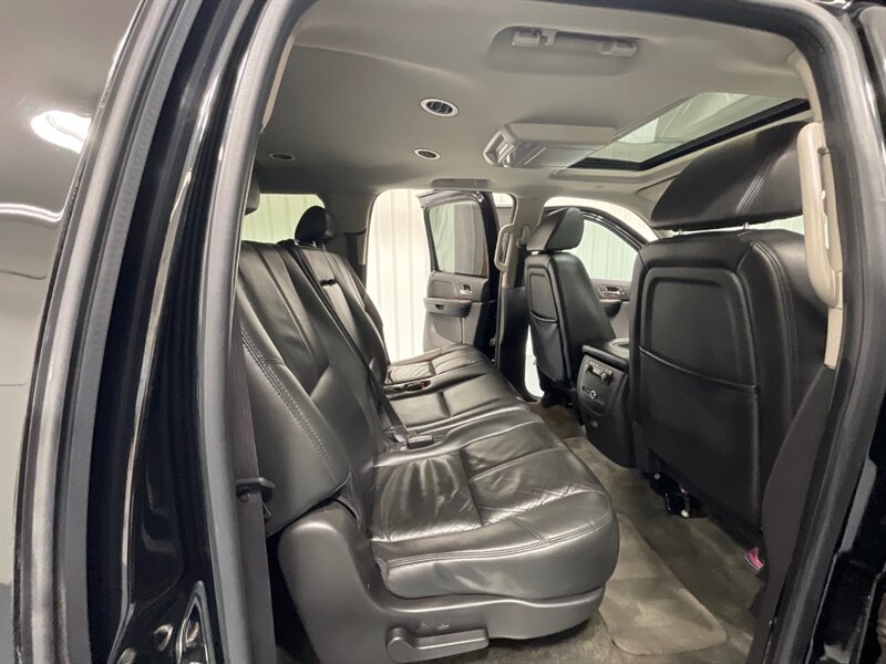 2007 GMC Yukon XL SLT 2500 4X4 / 6.0L V8 / 1-OWNER / FULLYLOADED / LOCAL OREGON SUV / ZERO RUST / Leather Heated Seats / DVD Player - Photo 14 - Gladstone, OR 97027