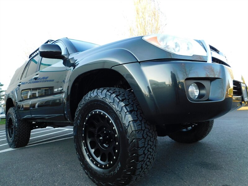 2006 Toyota 4Runner SR5 SUV 4X4 / V8 / 3RD SEAT / LIFTED LIFTED   - Photo 10 - Portland, OR 97217