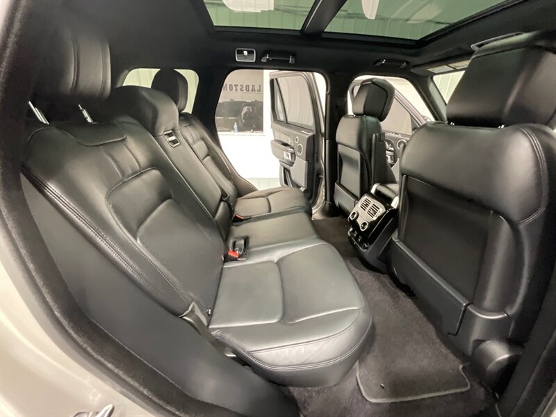 2020 Land Rover Range Rover HSE Sport Utility AWD/3.0L 6Cyl /Panoramic Sunroof  / Fully loaded / ZERO RUST - Photo 13 - Gladstone, OR 97027