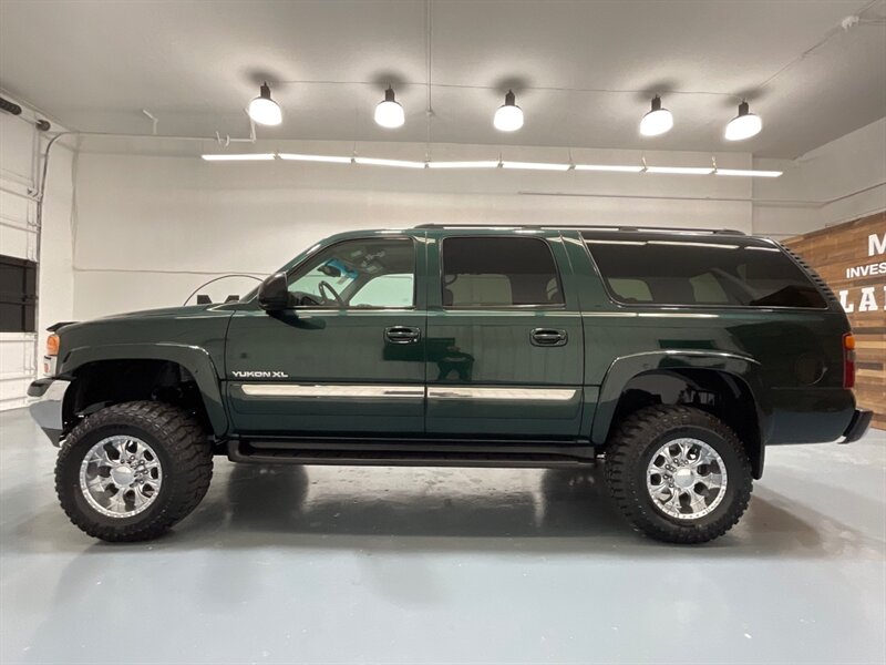 2003 GMC Yukon XL 2500 SLE 4X4 / 6.0L V8 / 1-OWNER / LIFTED  / BRAND NEW TIRES / Backup Camera / 3RD ROW SEAT / ZERO RUST - Photo 3 - Gladstone, OR 97027