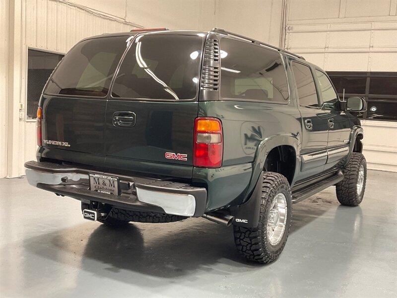 2003 GMC Yukon XL 2500 SLE 4X4 / 6.0L V8 / 1-OWNER / LIFTED  / BRAND NEW TIRES / Backup Camera / 3RD ROW SEAT / ZERO RUST - Photo 7 - Gladstone, OR 97027