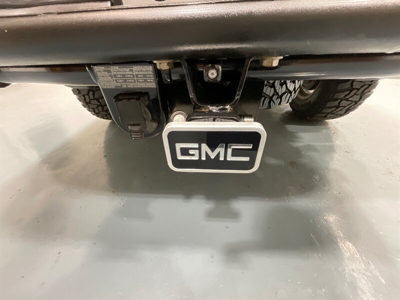2003 GMC Yukon XL 2500 SLE 4X4 / 6.0L V8 / 1-OWNER / LIFTED  / BRAND NEW TIRES / Backup Camera / 3RD ROW SEAT / ZERO RUST - Photo 21 - Gladstone, OR 97027