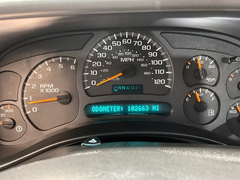 2003 GMC Yukon XL 2500 SLE 4X4 / 6.0L V8 / 1-OWNER / LIFTED  / BRAND NEW TIRES / Backup Camera / 3RD ROW SEAT / ZERO RUST - Photo 50 - Gladstone, OR 97027