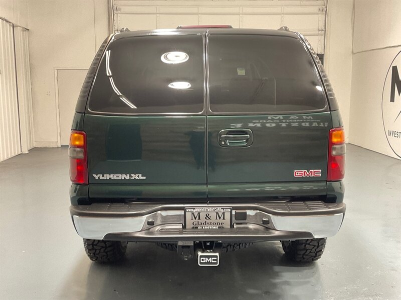 2003 GMC Yukon XL 2500 SLE 4X4 / 6.0L V8 / 1-OWNER / LIFTED  / BRAND NEW TIRES / Backup Camera / 3RD ROW SEAT / ZERO RUST - Photo 6 - Gladstone, OR 97027