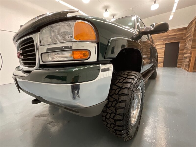 2003 GMC Yukon XL 2500 SLE 4X4 / 6.0L V8 / 1-OWNER / LIFTED  / BRAND NEW TIRES / Backup Camera / 3RD ROW SEAT / ZERO RUST - Photo 52 - Gladstone, OR 97027