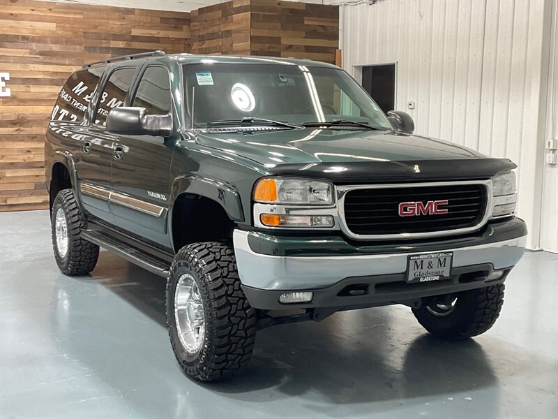 2003 GMC Yukon XL 2500 SLE 4X4 / 6.0L V8 / 1-OWNER / LIFTED  / BRAND NEW TIRES / Backup Camera / 3RD ROW SEAT / ZERO RUST - Photo 2 - Gladstone, OR 97027