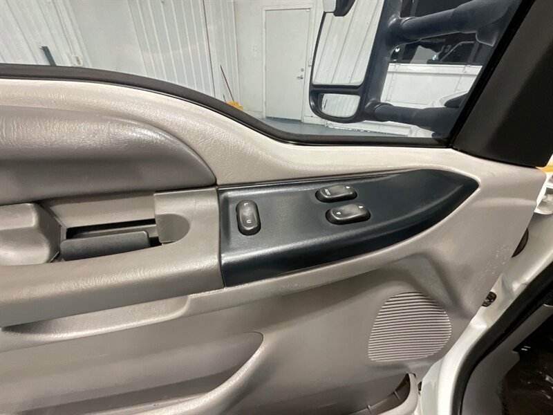 1999 Ford F-250 XLT 7.3L DIESEL / 6-SPEED MANUAL / 146k MILES / LOCAL TRUCK w. ZERO RUST / LONG BED - Photo 34 - Gladstone, OR 97027