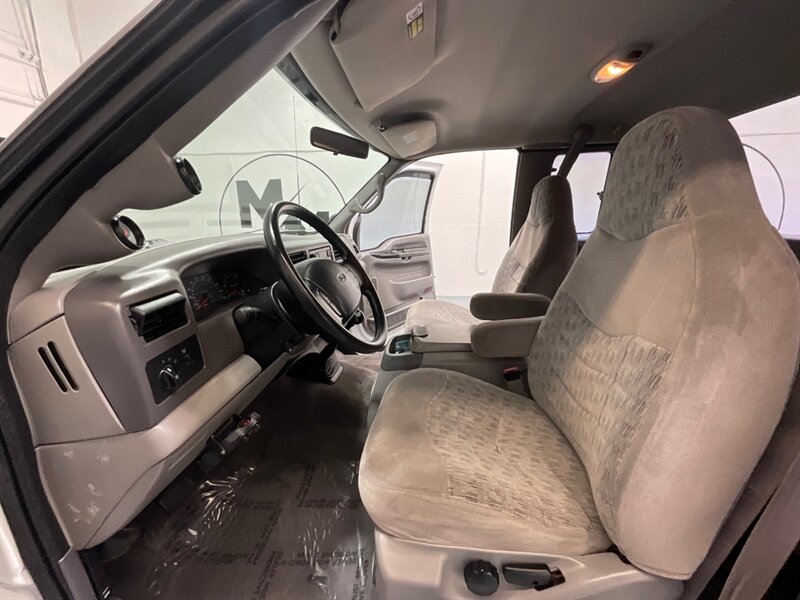 1999 Ford F-250 XLT 7.3L DIESEL / 6-SPEED MANUAL / 146k MILES / LOCAL TRUCK w. ZERO RUST / LONG BED - Photo 14 - Gladstone, OR 97027