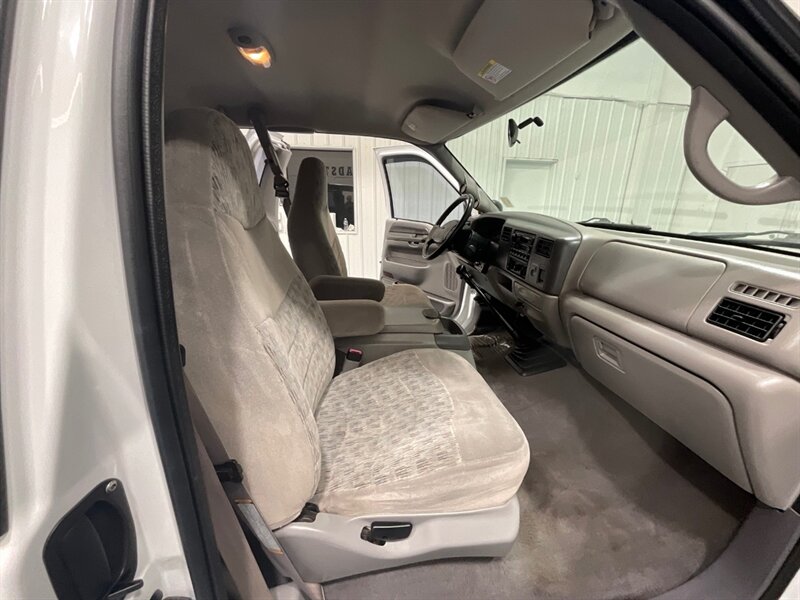 1999 Ford F-250 XLT 7.3L DIESEL / 6-SPEED MANUAL / 146k MILES / LOCAL TRUCK w. ZERO RUST / LONG BED - Photo 17 - Gladstone, OR 97027