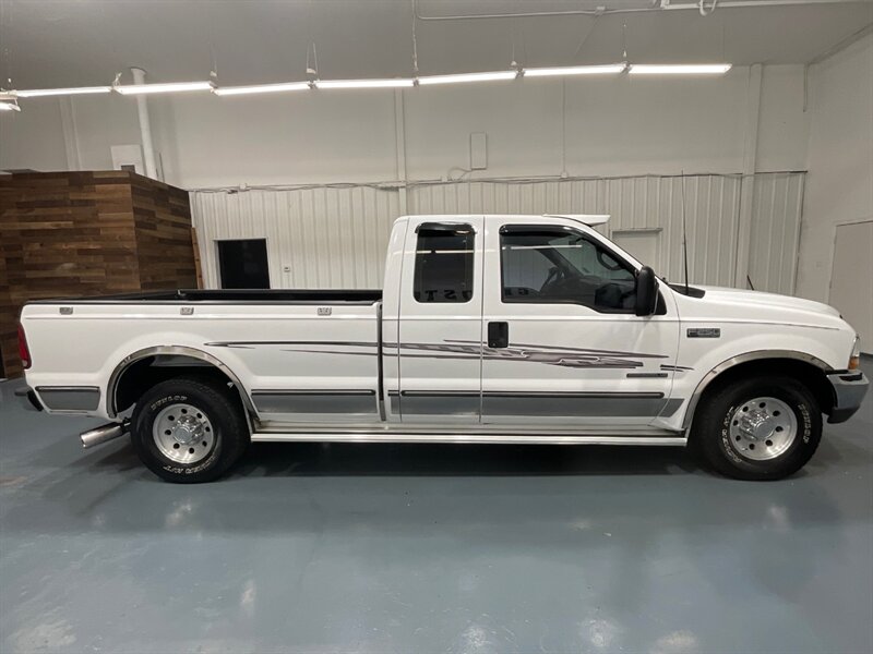 1999 Ford F-250 XLT 7.3L DIESEL / 6-SPEED MANUAL / 146k MILES / LOCAL TRUCK w. ZERO RUST / LONG BED - Photo 4 - Gladstone, OR 97027