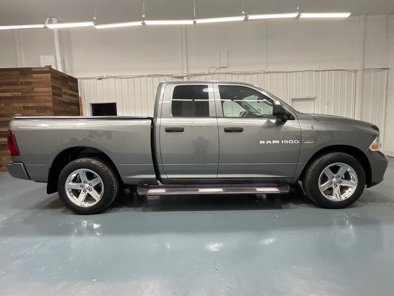 2012 RAM 1500 Express Quad Cab 4X4 / 5.7L V8 HEMI / 78,000 MILES  / LOCAL TRUCK w. ZERO RUST - Photo 4 - Gladstone, OR 97027