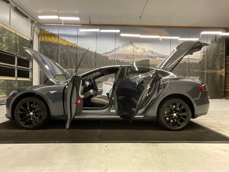 2016 Tesla Model S 90D Sedan AWD / Pano Roof / Leather / AUTO PILOT  / Leather & Heated seats / Smart Suspension / Power Tail Gate / 79,000 MILES - Photo 31 - Gladstone, OR 97027