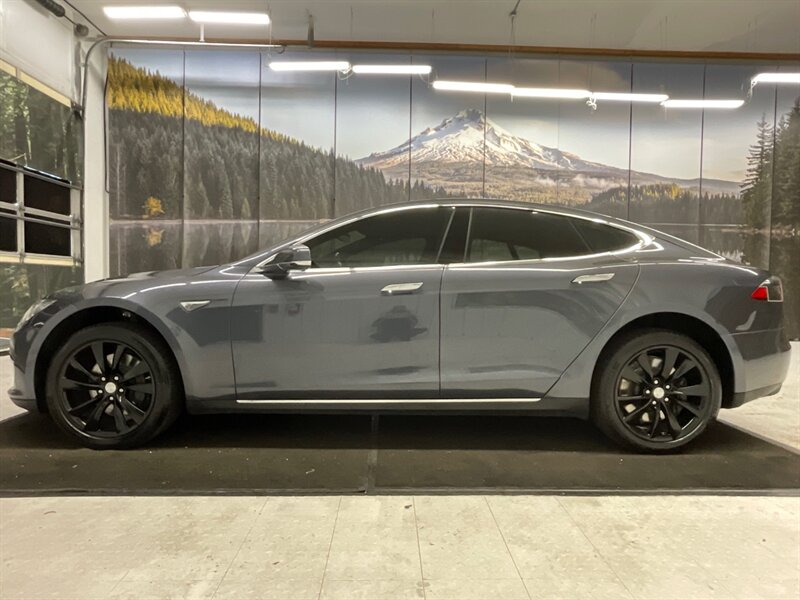 2016 Tesla Model S 90D Sedan AWD / Pano Roof / Leather / AUTO PILOT  / Leather & Heated seats / Smart Suspension / Power Tail Gate / 79,000 MILES - Photo 3 - Gladstone, OR 97027