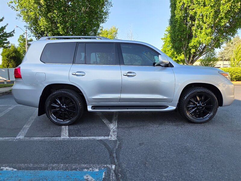 2009 Lexus LX 570 AWD 8-Seater / Fully Loaded / Top Shape / DVD / NAVi / CAM's / Leather / Sunroof / Every Option - Photo 4 - Portland, OR 97217