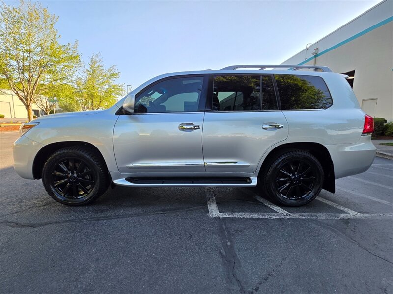 2009 Lexus LX 570 AWD 8-Seater / Fully Loaded / Top Shape / DVD / NAVi / CAM's / Leather / Sunroof / Every Option - Photo 3 - Portland, OR 97217