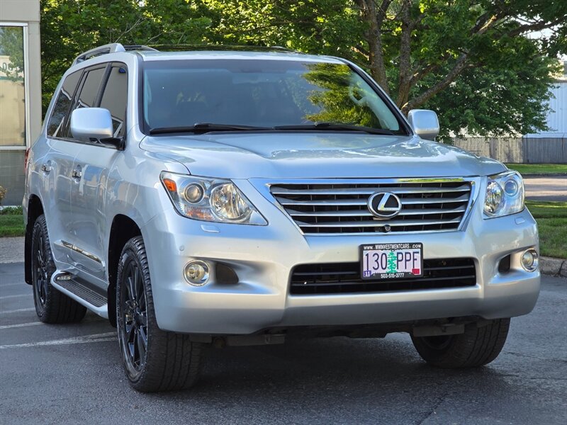 2009 Lexus LX 570 AWD  8-Seater / Fully Loaded / Top Shape  / DVD / NAVi / CAM's / Leather / Sunroof / Every Option