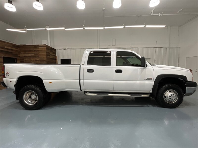 2005 Chevrolet Silverado 3500 LS Crew Cab 4X4 / 6.6L DIESEL / DUALLY / Leather  / Long Bed / BRAND NEW TIRES / 1-TON / DUALLY / ALLISON TRANNY / 129K MILES - Photo 4 - Gladstone, OR 97027