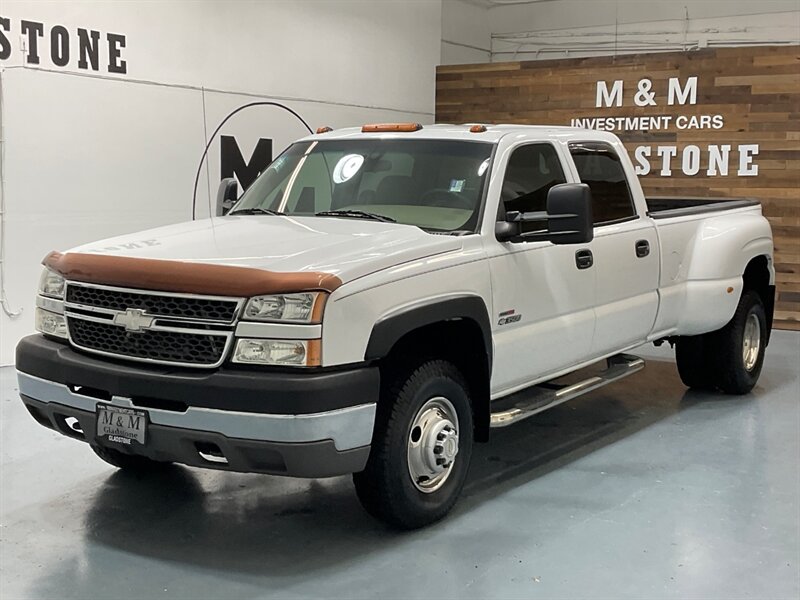 2005 Chevrolet Silverado 3500 LS Crew Cab 4X4 / 6.6L DIESEL / DUALLY / Leather  / Long Bed / BRAND NEW TIRES / 1-TON / DUALLY / ALLISON TRANNY / 129K MILES - Photo 1 - Gladstone, OR 97027