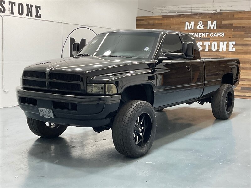 1999 Dodge Ram 2500 Laramie SLT 4x4 / 5.9L DIESEL / LIFTED/ 100k MILES / LOCAL w. ZERO RUST - Photo 1 - Gladstone, OR 97027