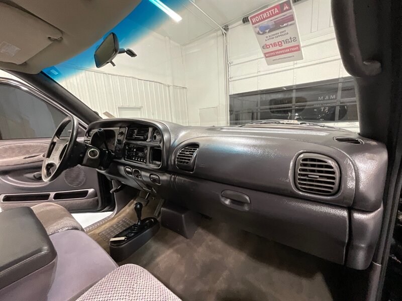 1999 Dodge Ram 2500 Laramie SLT 4x4 / 5.9L DIESEL / LIFTED/ 100k MILES / LOCAL w. ZERO RUST - Photo 14 - Gladstone, OR 97027