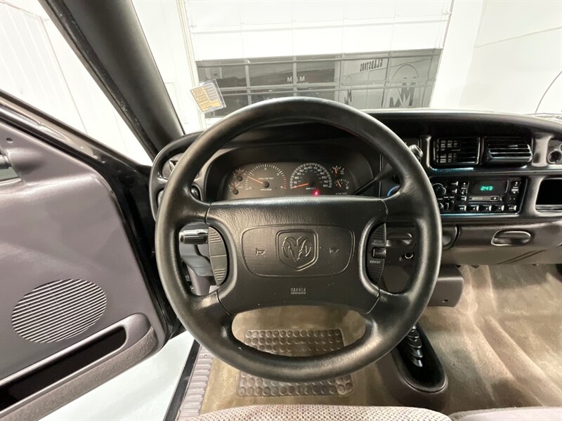 1999 Dodge Ram 2500 Laramie SLT 4x4 / 5.9L DIESEL / LIFTED/ 100k MILES / LOCAL w. ZERO RUST - Photo 42 - Gladstone, OR 97027