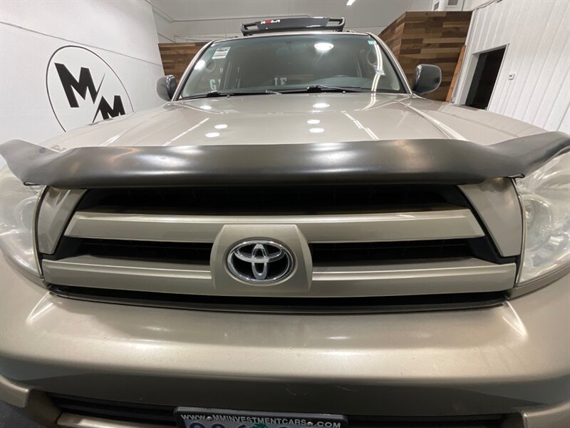 2004 Toyota 4Runner SR5 4X4 / 4.0L V6 / 3RD ROW SEAT / LIFTED  / ZERO RUST - Photo 30 - Gladstone, OR 97027