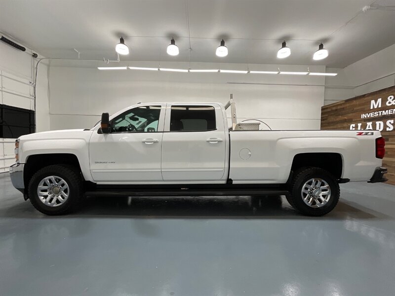 2019 Chevrolet Silverado 3500 LT Crew Cab 4X4 / 6.0L V8 GAS/ Z71 OFFRD / 1-OWNER  / LONG BED - Photo 3 - Gladstone, OR 97027