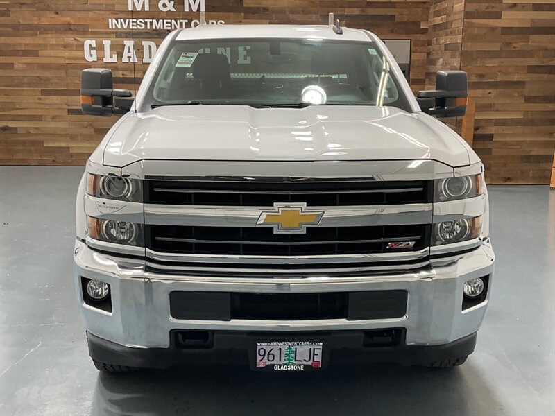 2019 Chevrolet Silverado 3500 LT Crew Cab 4X4 / 6.0L V8 GAS/ Z71 OFFRD / 1-OWNER  / LONG BED - Photo 5 - Gladstone, OR 97027