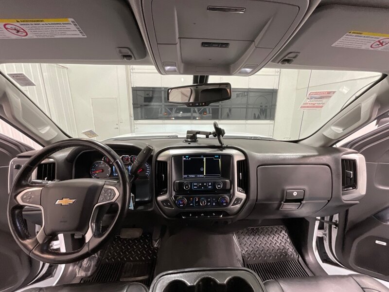 2019 Chevrolet Silverado 3500 LT Crew Cab 4X4 / 6.0L V8 GAS/ Z71 OFFRD / 1-OWNER  / LONG BED - Photo 45 - Gladstone, OR 97027