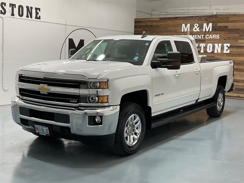 2019 Chevrolet Silverado 3500 LT Crew Cab 4X4 / 6.0L V8 GAS/ Z71 OFFRD / 1-OWNER  / LONG BED - Photo 1 - Gladstone, OR 97027