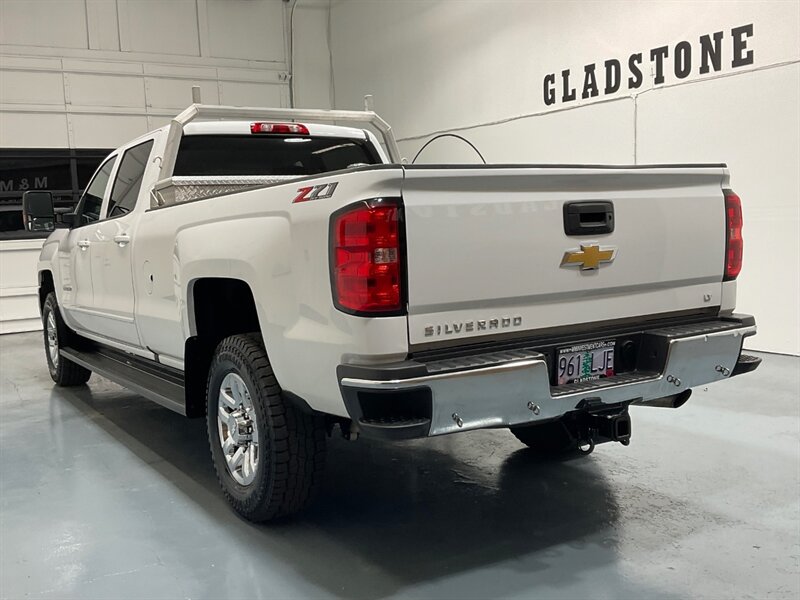 2019 Chevrolet Silverado 3500 LT Crew Cab 4X4 / 6.0L V8 GAS/ Z71 OFFRD / 1-OWNER  / LONG BED - Photo 8 - Gladstone, OR 97027