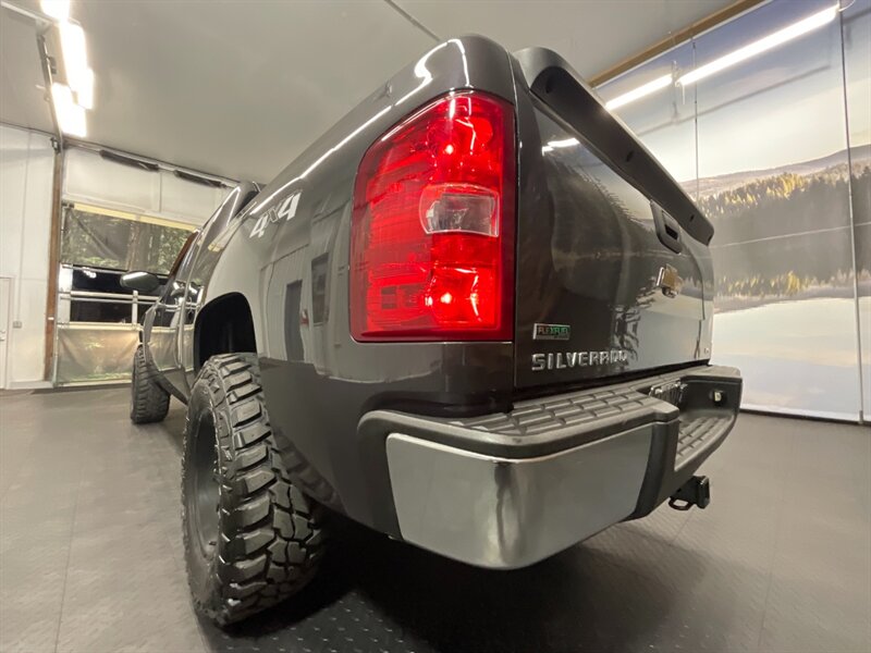 2010 Chevrolet Silverado 1500 LS Crew Cab 4X4 / 4.8L V8 / BRAND NEW MUD TIRES   - Photo 12 - Gladstone, OR 97027