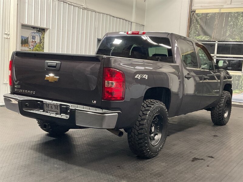 2010 Chevrolet Silverado 1500 LS Crew Cab 4X4 / 4.8L V8 / BRAND NEW MUD TIRES   - Photo 7 - Gladstone, OR 97027